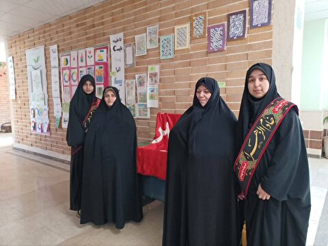دختران دانش آموز زنجانی ، میزبان پرچم متبرک حرم مطهر امام حسین(ع)