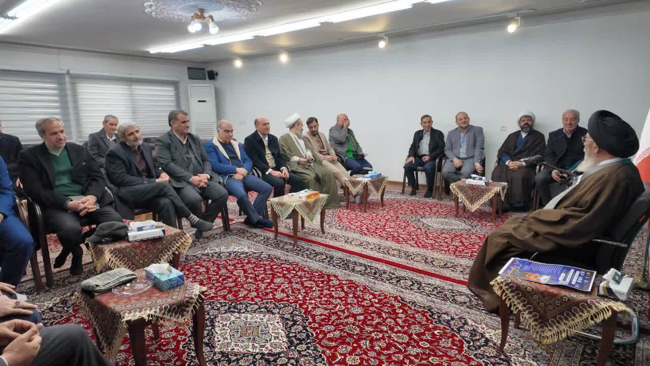 دیدار دبیرخانه همایش توسعه و بازسازی عتبات عالیات در گذر تاریخ با نماینده ولی فقیه در استان اصفهان دیدار دبیرخانه همایش توسعه و بازسازی عتبات عالیات در گذر تاریخ با نماینده ولی فقیه در استان اصفهان